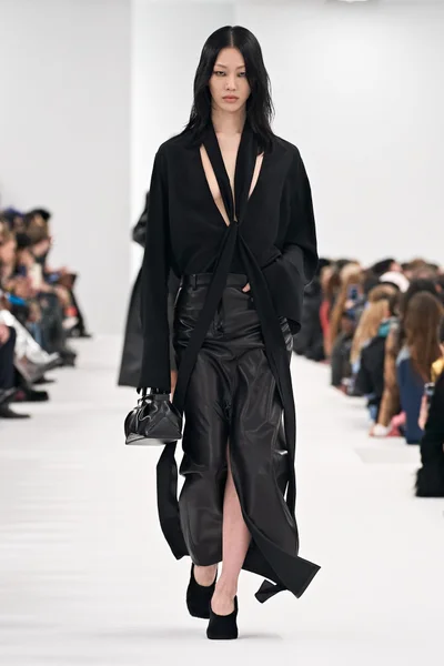 Look 13